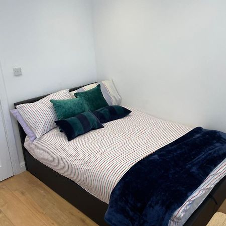 Self-Contained Flat On The 2Nd Floor You Will Share With One Other Guest, In A Family House 2 Minutes Walk From Tufnell Park Station 2Nd Floor With Stairs Londyn Zewnętrze zdjęcie