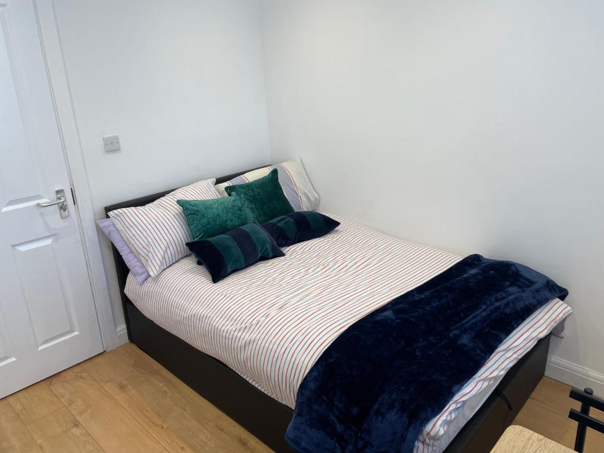 Self-Contained Flat On The 2Nd Floor You Will Share With One Other Guest, In A Family House 2 Minutes Walk From Tufnell Park Station 2Nd Floor With Stairs Londyn Zewnętrze zdjęcie