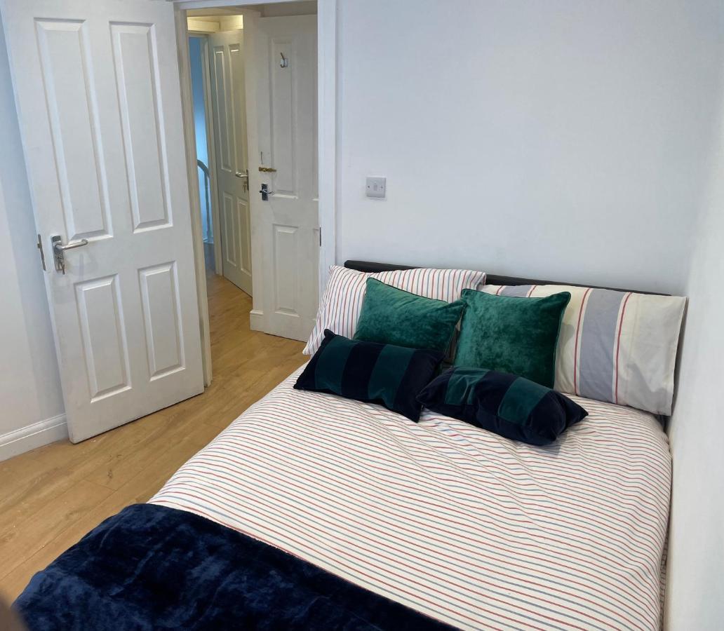 Self-Contained Flat On The 2Nd Floor You Will Share With One Other Guest, In A Family House 2 Minutes Walk From Tufnell Park Station 2Nd Floor With Stairs Londyn Zewnętrze zdjęcie