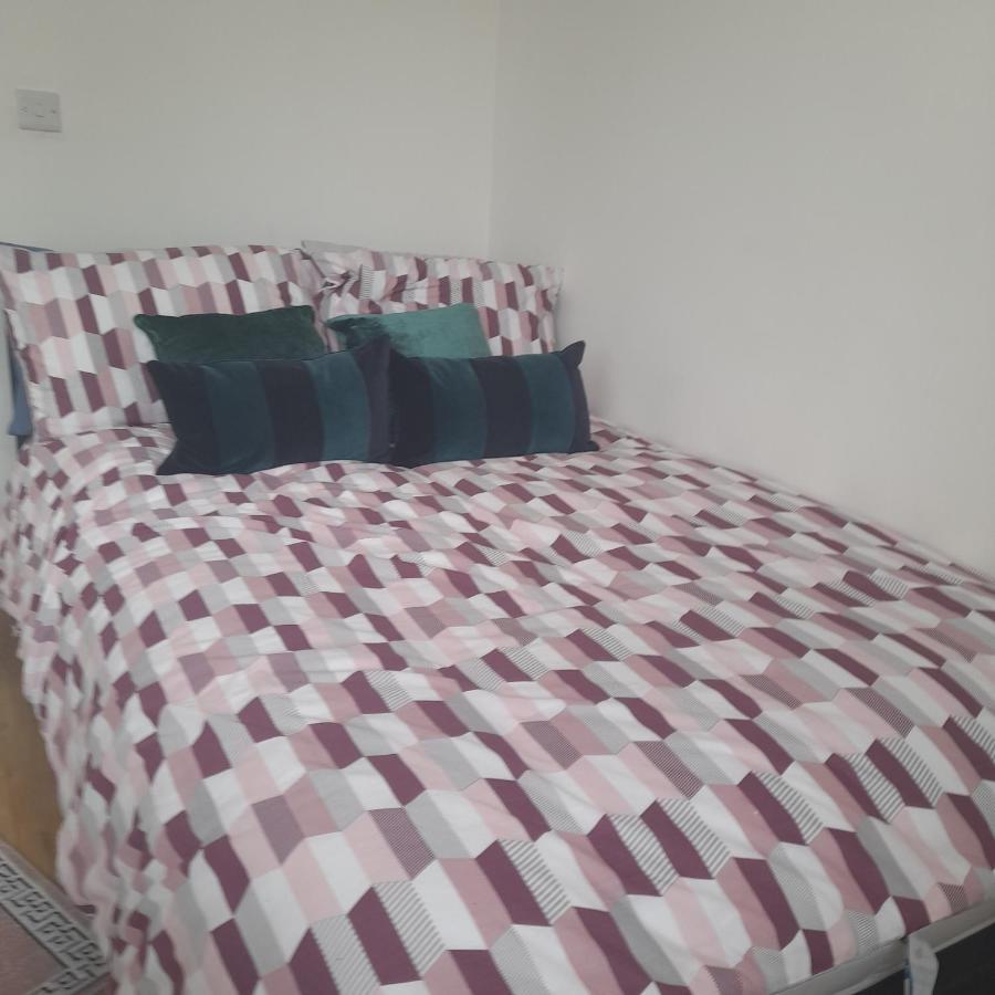 Self-Contained Flat On The 2Nd Floor You Will Share With One Other Guest, In A Family House 2 Minutes Walk From Tufnell Park Station 2Nd Floor With Stairs Londyn Zewnętrze zdjęcie